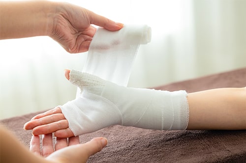 交通事故で傷跡が残ったら？ 後遺障害等級認定と慰謝料請求